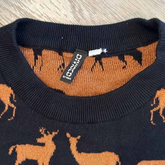 Divided Fall festive sweater - Picture 3 of 6